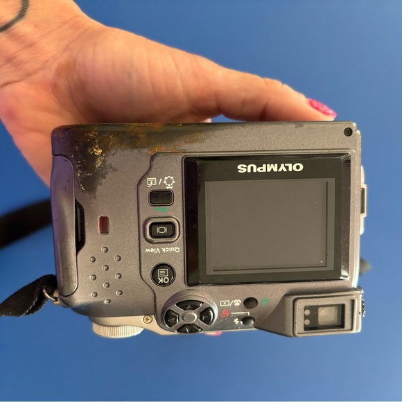 Olympus CAMEDIA C-4000 Zoom 4.0MP Digital Camera - Picture 5 of 7